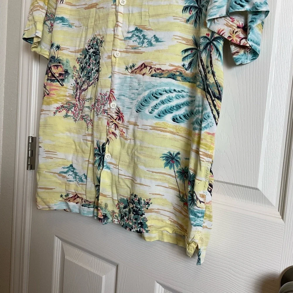 H&M yellow Hawaii shirt Tropical Print Size Large - Picture 4 of 5